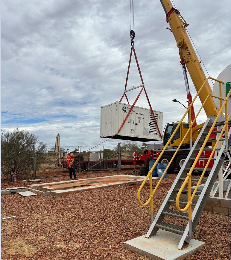 New generator being lifted into position at Ali Curung.